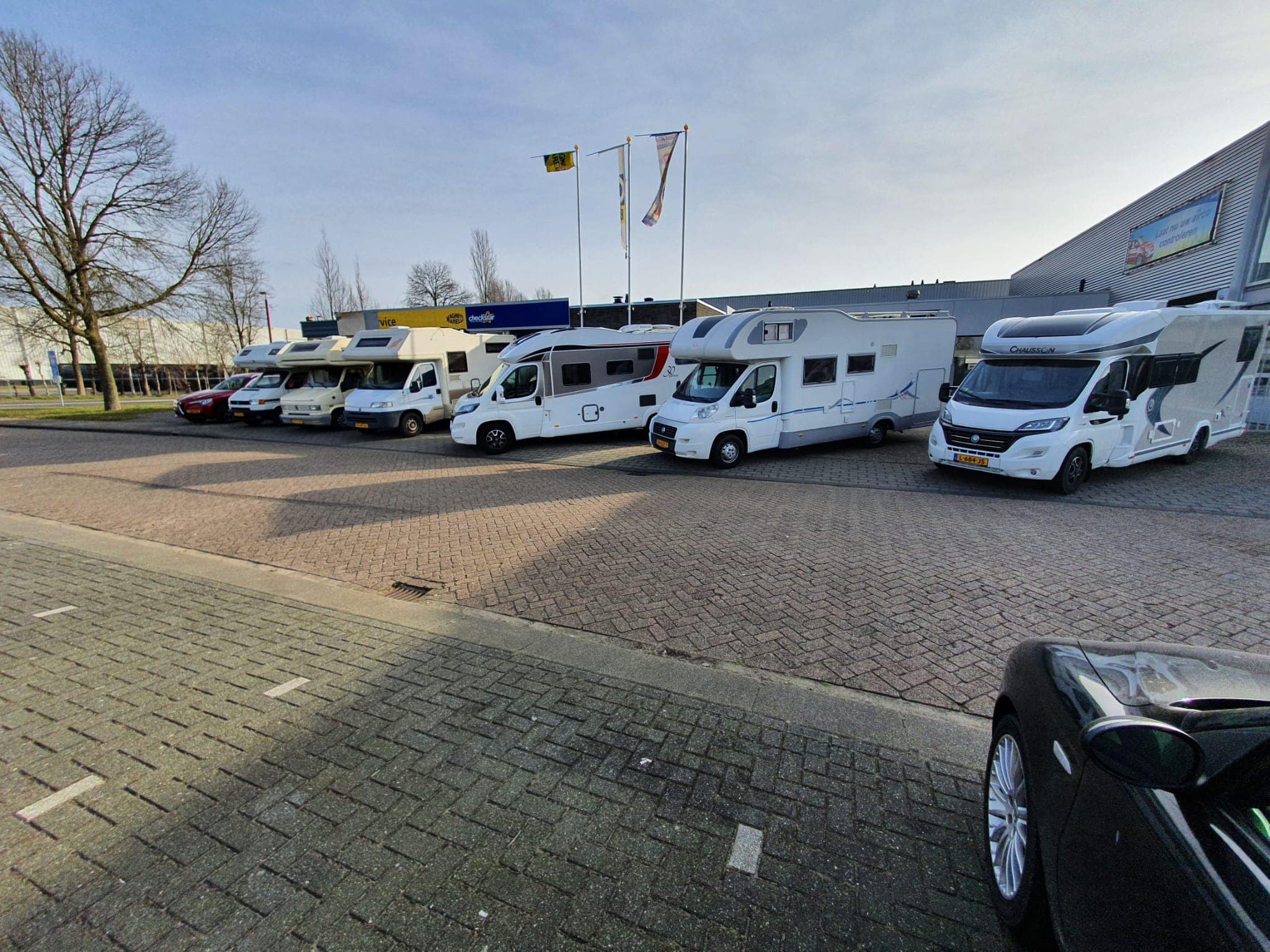 camperservice nieuwegein rij met campers